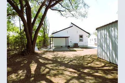 705 E Highway 82, Nocona, TX 76255 - Photo 18