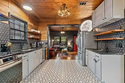 1300 Haskell Street, Austin, TX 78702 - Photo 8