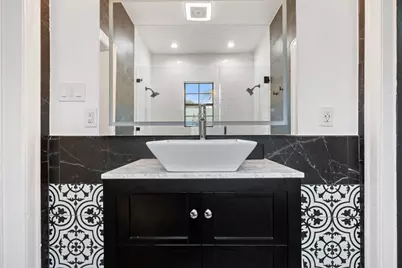 1300 Haskell Street, Austin, TX 78702 - Photo 14
