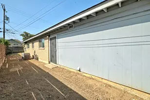 1308 E 52nd St, Austin, TX 78723 - Photo 24