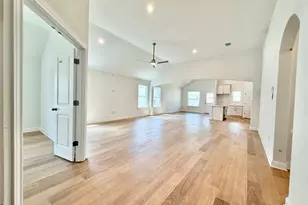 471 Young St, Buda, TX 78610 - Photo 2