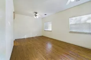 2826 Salado St, Austin, TX 78705 - Photo 26