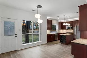 1406 Dapplegrey Ln, Austin, TX 78727 - Photo 10