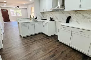 617 Persimmon St, Lockhart, TX 78644 - Photo 6