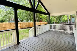617 Persimmon St, Lockhart, TX 78644 - Photo 20