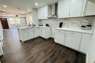 617 Persimmon St, Lockhart, TX 78644 - Photo 8