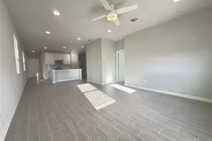 243 Kellys Heroes Wy, Jarrell, TX 76537 - Photo 4