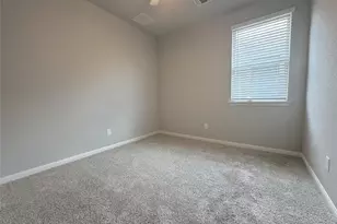 243 Kellys Heroes Wy, Jarrell, TX 76537 - Photo 14