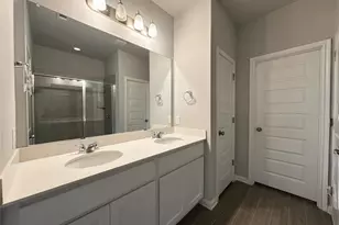 243 Kellys Heroes Wy, Jarrell, TX 76537 - Photo 10