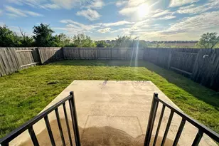 243 Kellys Heroes Wy, Jarrell, TX 76537 - Photo 20