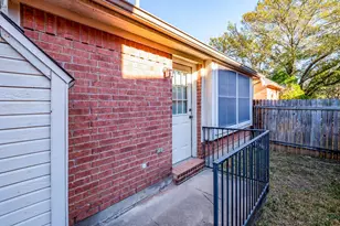 1901 Dapplegrey Ln, Austin, TX 78727 - Photo 30