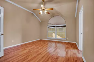 1901 Dapplegrey Ln, Austin, TX 78727 - Photo 10