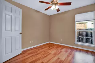 1901 Dapplegrey Ln, Austin, TX 78727 - Photo 8