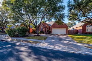 1901 Dapplegrey Ln, Austin, TX 78727 - Photo 32