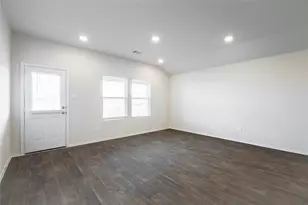 314 N Richland Dr, Lockhart, TX 78644 - Photo 8
