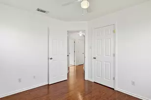 150 Evangeline Ln, Hutto, TX 78634 - Photo 16