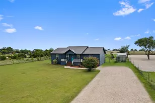 150 Evangeline Ln, Hutto, TX 78634 - Photo 2