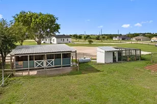 150 Evangeline Ln, Hutto, TX 78634 - Photo 4