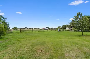 150 Evangeline Ln, Hutto, TX 78634 - Photo 16