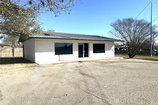 203 E Pecan St, Lockhart, TX 78644 - Photo 1