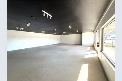 203 E Pecan Street, Lockhart, TX 78644 - Photo 4