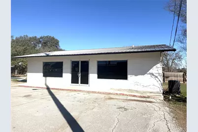 203 E Pecan Street, Lockhart, TX 78644 - Photo 6