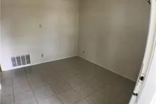 619 W 37th St, Austin, TX 78705 - Photo 14