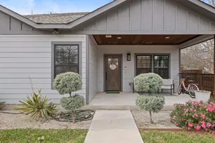 611 Elliott St, Taylor, TX 76574 - Photo 2