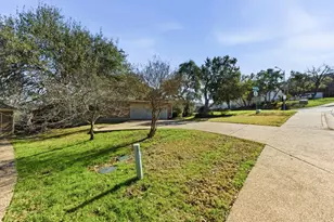 10609 Skyflower Dr, Austin, TX 78759 - Photo 36
