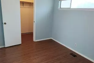 910 E Meadowmere Ln S, Austin, TX 78758 - Photo 20