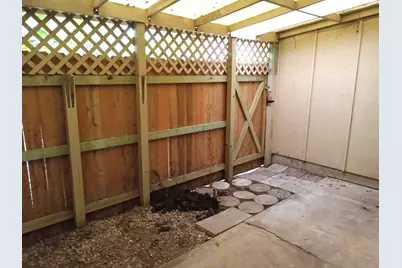 910 E Meadowmere Lane S, Austin, TX 78758 - Photo 12