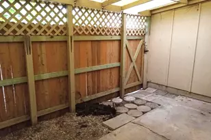 910 E Meadowmere Ln S, Austin, TX 78758 - Photo 12