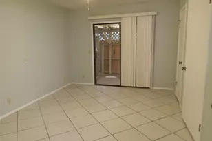 910 E Meadowmere Ln S, Austin, TX 78758 - Photo 8