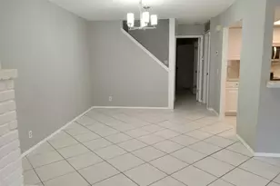 910 E Meadowmere Ln S, Austin, TX 78758 - Photo 4