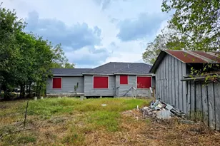 914 Porter St, Taylor, TX 76574 - Photo 4