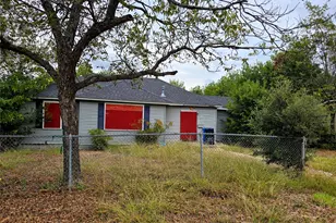 914 Porter St, Taylor, TX 76574 - Photo 1