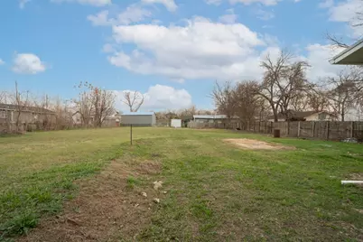 207 Harris Street, Elgin, TX 78621 - Photo 4