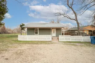 207 Harris St, Elgin, TX 78621 - Photo 1