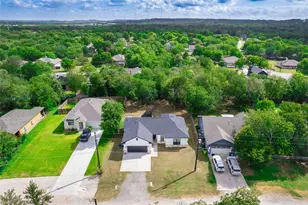 108 W Keomuku Ln, Bastrop, TX 78602 - Photo 28