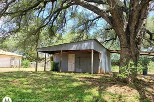 601 E Austin Ave, Llano, TX 78643 - Photo 10