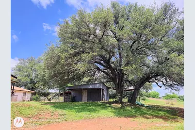 601 E Austin Avenue, Llano, TX 78643 - Photo 4
