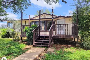 601 E Austin Ave, Llano, TX 78643 - Photo 4