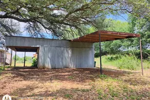 601 E Austin Ave, Llano, TX 78643 - Photo 6