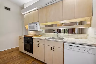 409 E 38th Street #302, Austin, TX 78705 - Photo 10