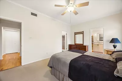 409 E 38th Street #302, Austin, TX 78705 - Photo 12