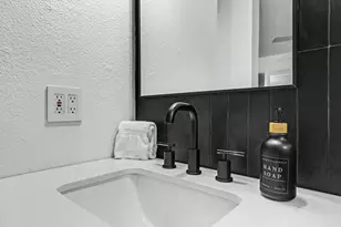 2202 Santa Rosa St, Austin, TX 78702 - Photo 26