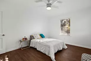 301 E 33rd St, Austin, TX 78705 - Photo 6