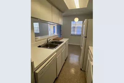 1410 W North Loop Boulevard #102, Austin, TX 78756 - Photo 12