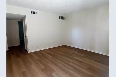 1410 W North Loop Boulevard #102, Austin, TX 78756 - Photo 18