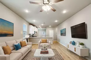 249 Porter Country Pkwy, Buda, TX 78610 - Photo 2